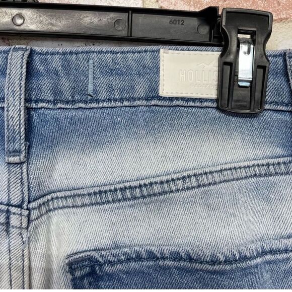 Hollister Women's High Rise Jeans - Light Blue - Picture 5 of 8